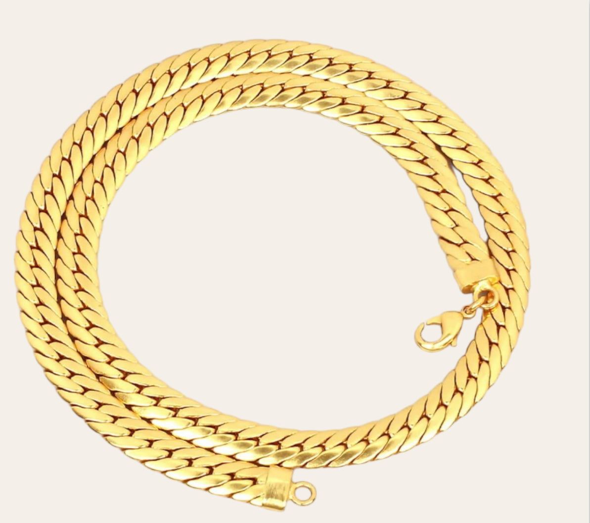 Harmony Link Necklace in 18k gold-plated 316L, chevron-style flat links, plain background