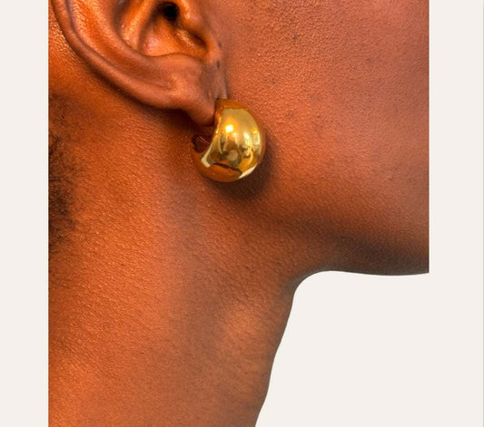 una Dome Studs on model  chunky crescent dome