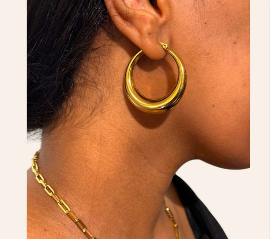 Tiara Earrings on model  double-ridge hoop close-up, 40 mm